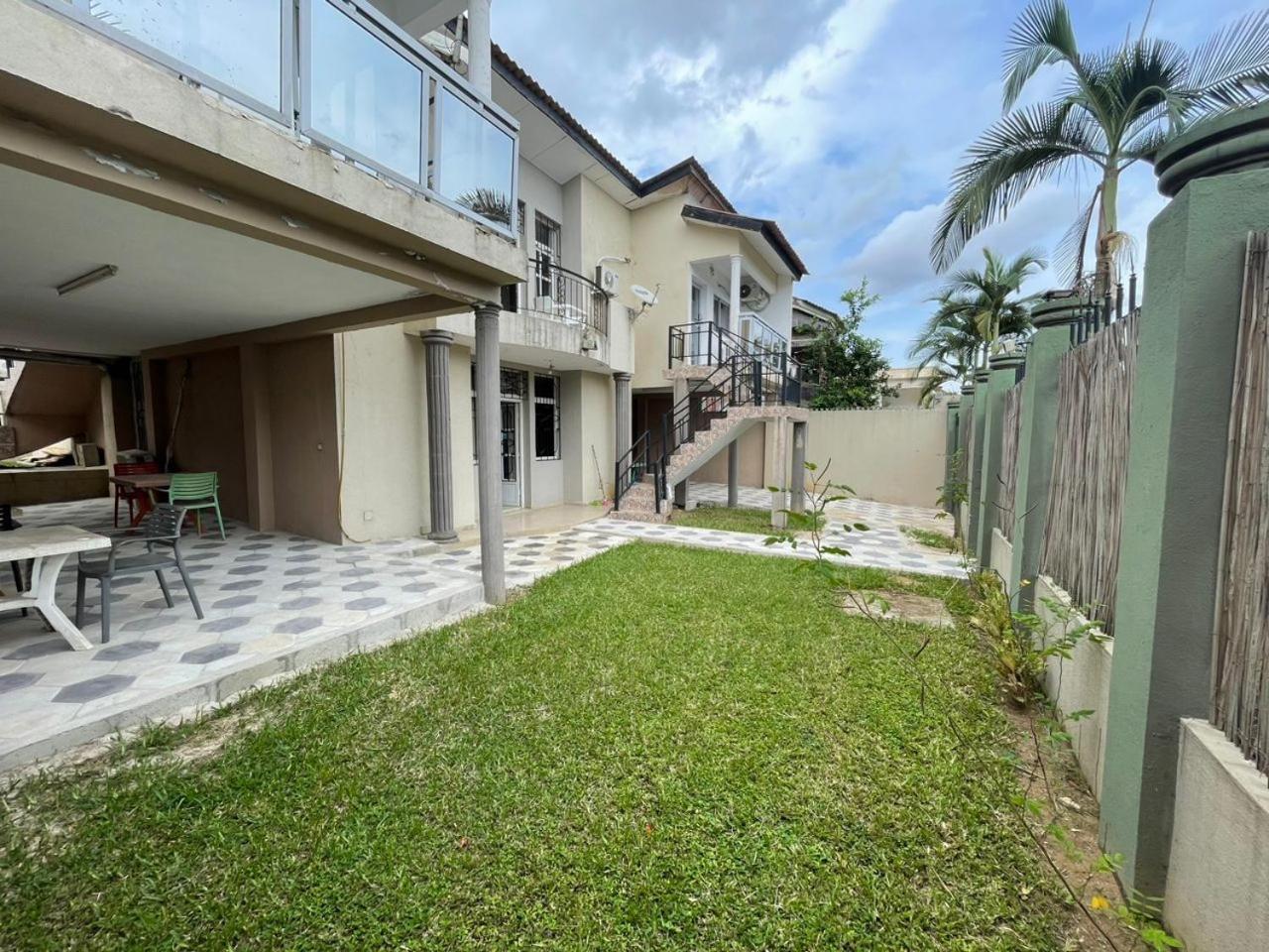 Residences Hotels Sejours Affaires Abidjan Esterno foto