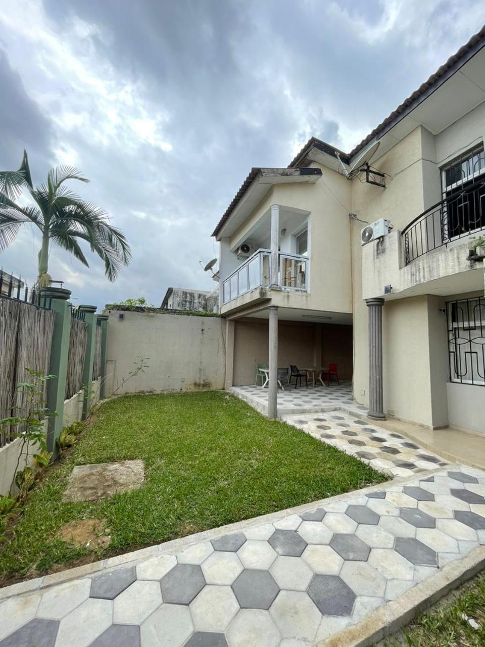 Residences Hotels Sejours Affaires Abidjan Esterno foto